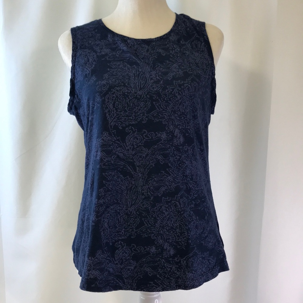 Bass Navy Blue Tank Top with Lighter Blue Pattern Size Large